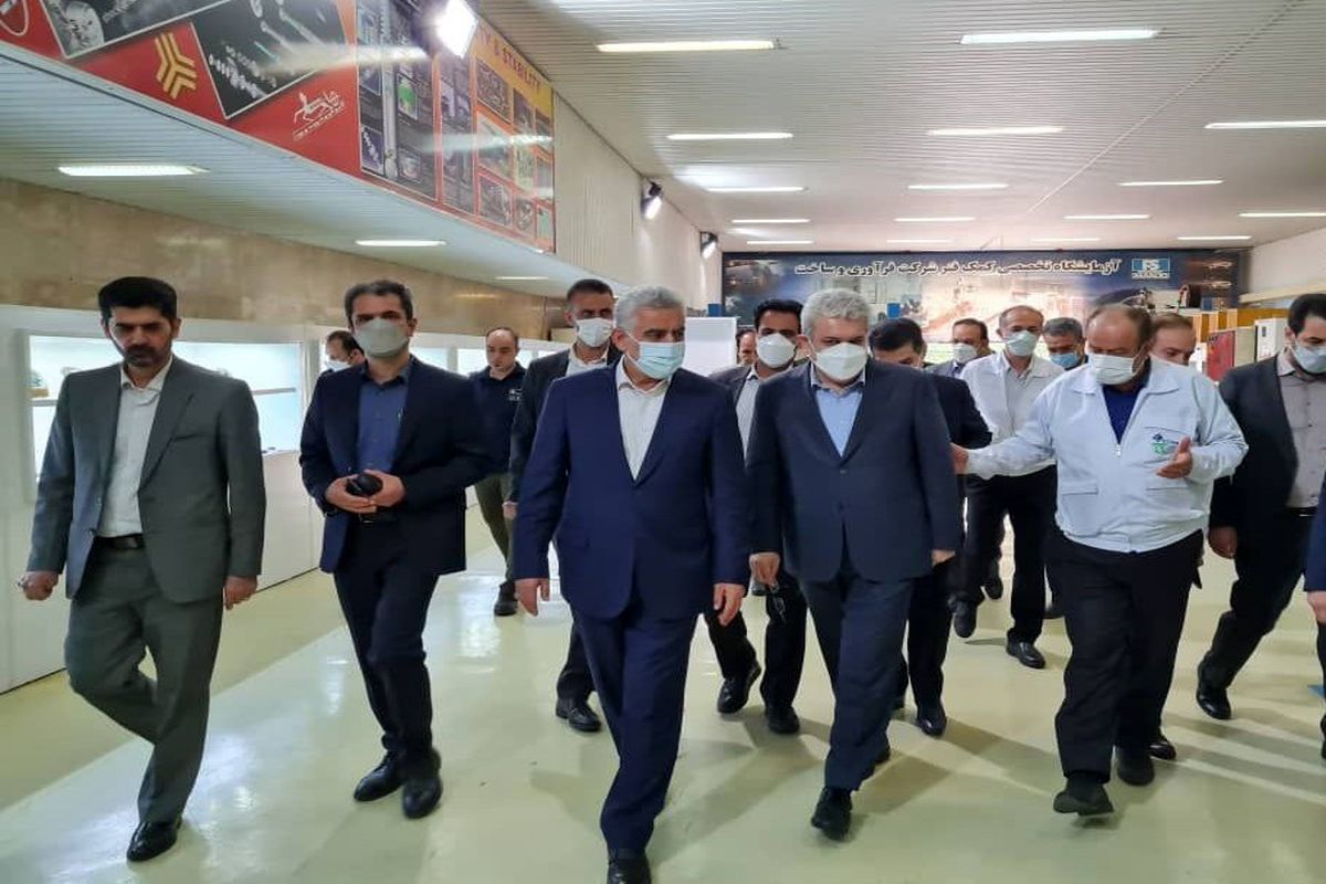 بازدید معاون رئیس جمهوری و استاندار گیلان از چندین شرکت دانش‌بنیان در شهر صنعتی رشت