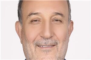اکبریان: پرداخت بدهی‌های دولتی به بخش خصوصی زمینه ساز خروج از رکود است