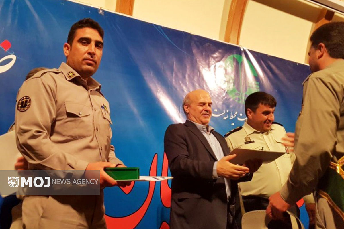 تقدیر از محیط بانان نمونه لرستان