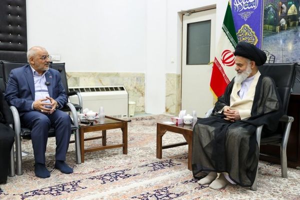 دیپلماسی عزتمندانه در دستور کار تیم مذاکره‌کننده است