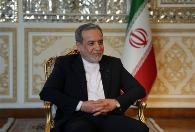 عراقچی با وزیران خارجه پاکستان و عمان رایزنی کرد