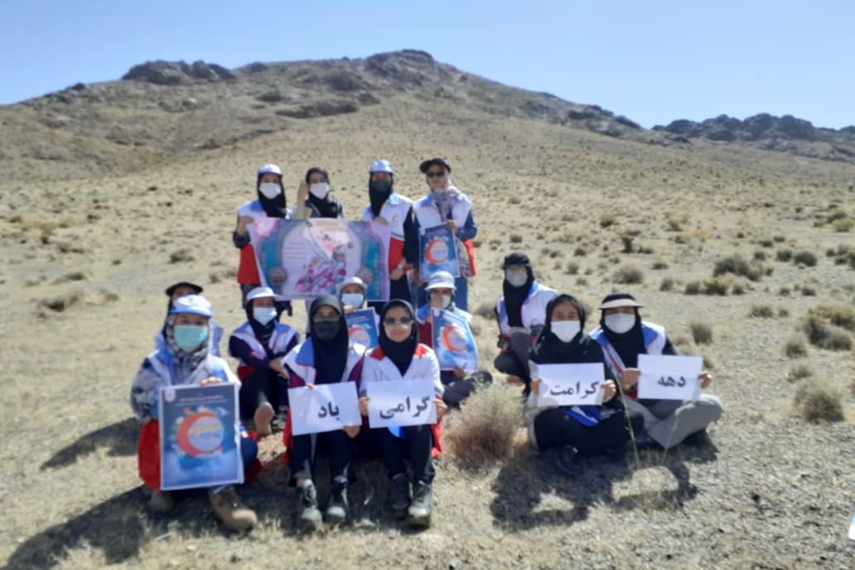 اعضای بانوان جوانان خواهر هلال احمر شهرستان یزد