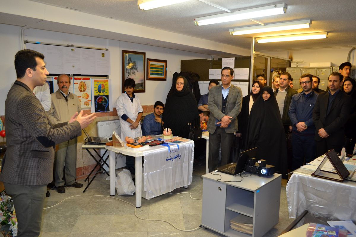نمايشگاه پژوهشي دبيرستان دورهم پسران سما رشت8
