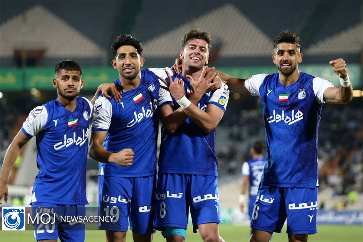 دیدار تیم های فوتبال استقلال و هوادار