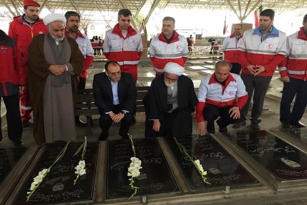 همه مدیون خون مطهر و پاک شهدا هستیم