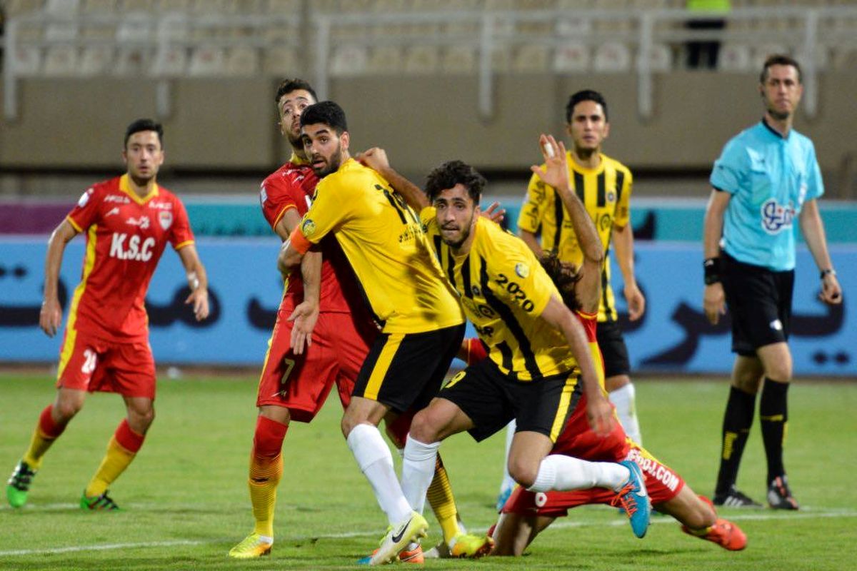 بازی سپاهان و فولاد خوزستان1