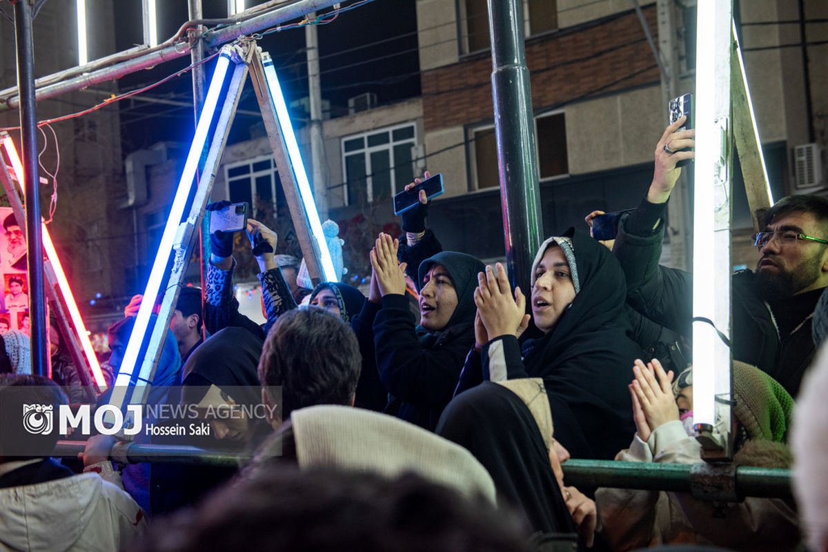 برگزاری جشن نیمه شعبان در خیابان ۱۷ شهریور