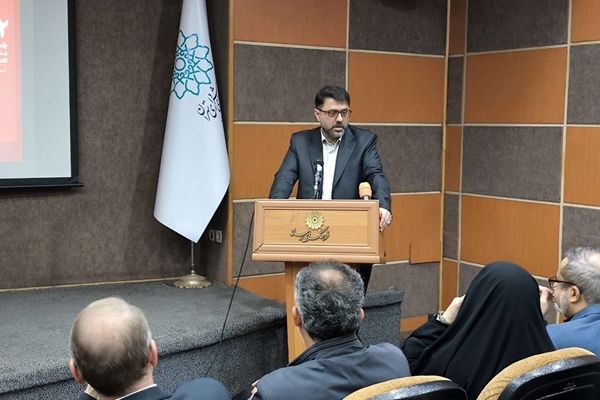 برخی نمی خواهند حقایق تاریخی به صورت شفاف برای مردم روایت شود