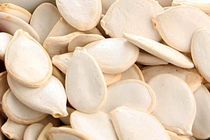 کشف 400 کیلو تخمه کدو غیر قابل مصرف در نجف آباد