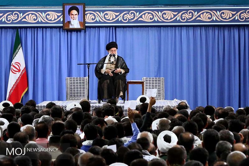 مذاکره با آمریکا ممنوع است/بناست با مفسد بدون هیچ ملاحظهای برخورد قاطع صورت گیرد