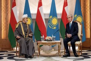 عمان و قزاقستان بر حل اختلافات منطقه از طریق گفت‌وگو تاکید کردند