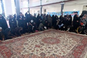 بانوان روستای دافی،  قالی دستبافت به حرم امام حسین (ع) اهدا کردند