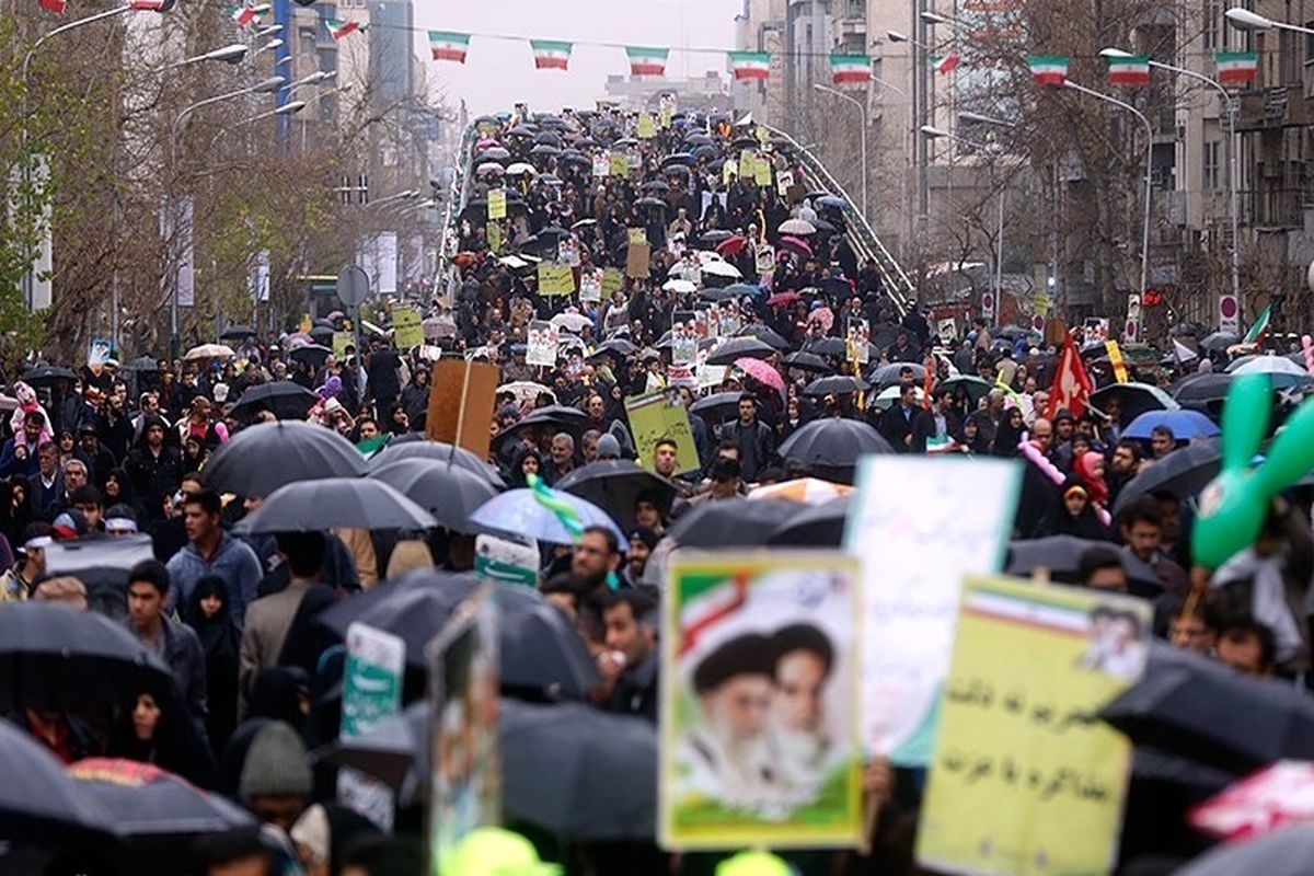 چهارراه مدرس کرمانشاه میعادگاه مردم ولایتمدار در اعتراض به اغتشاشگران