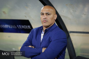 منصوریان سکان هدایت تیم ذوب آهن را بدست گرفت