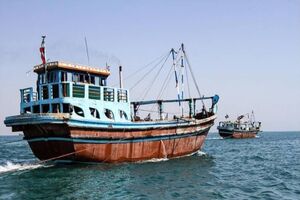 توقیف یک فروند شناور سوختی موتور سنگین در سواحل  بندرعباس