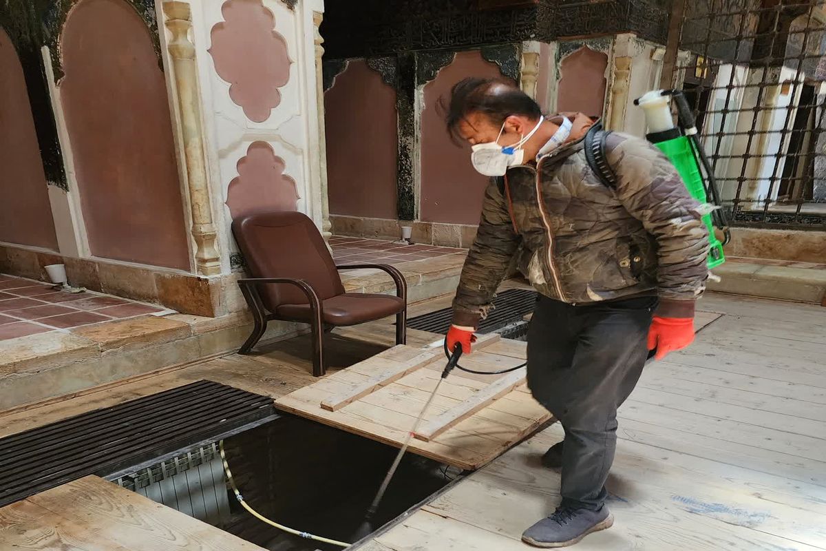 آفت زدایی بقعه شیخ صفی