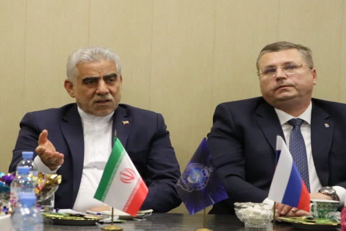 استاندار گیلان در بازدید از بندر سالیانکا آستراخان روسیه