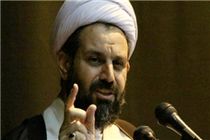 با حضور شهدا راه و مسیر انقلاب گم نمی‎شود