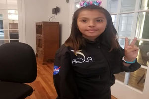 دختربچه‌ای باهوش‌تر از انیشتین و هاوکینگ 