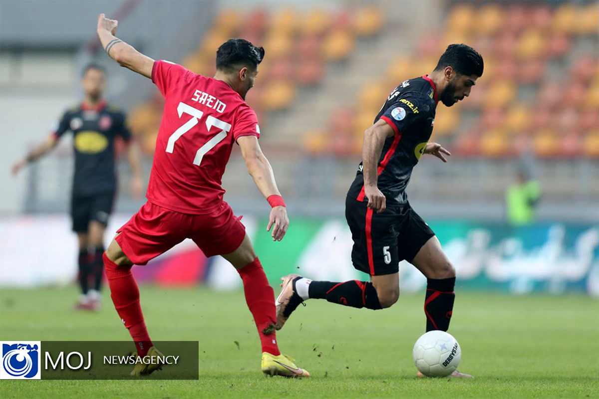دیدار تیم های فوتبال پرسپولیس و فولاد