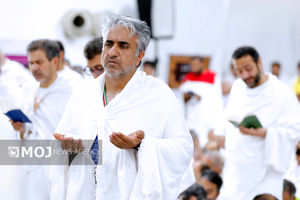 کاروان زائران ایرانی در سرزمین عرفات یک‌صدا نجوای عاشقانه حضرت اباعبدالله (ع) را زمزمه کردند