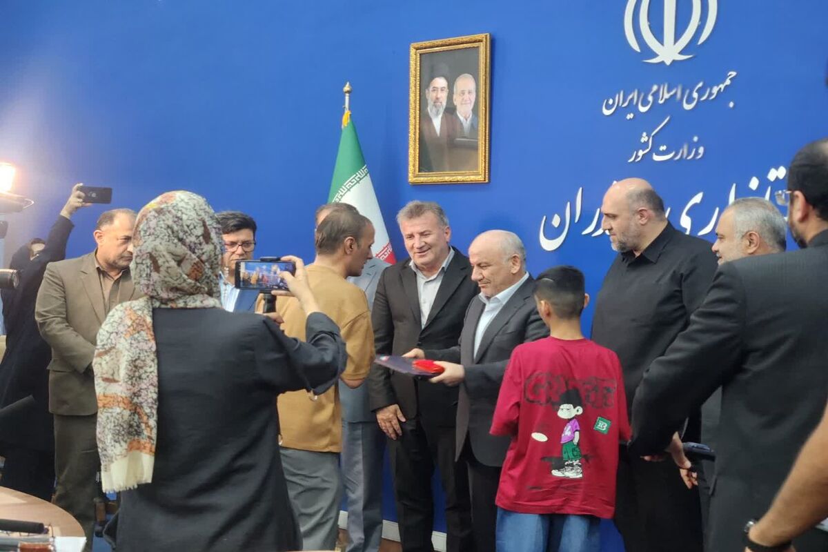 تجلیل از نوجوان بهشهری