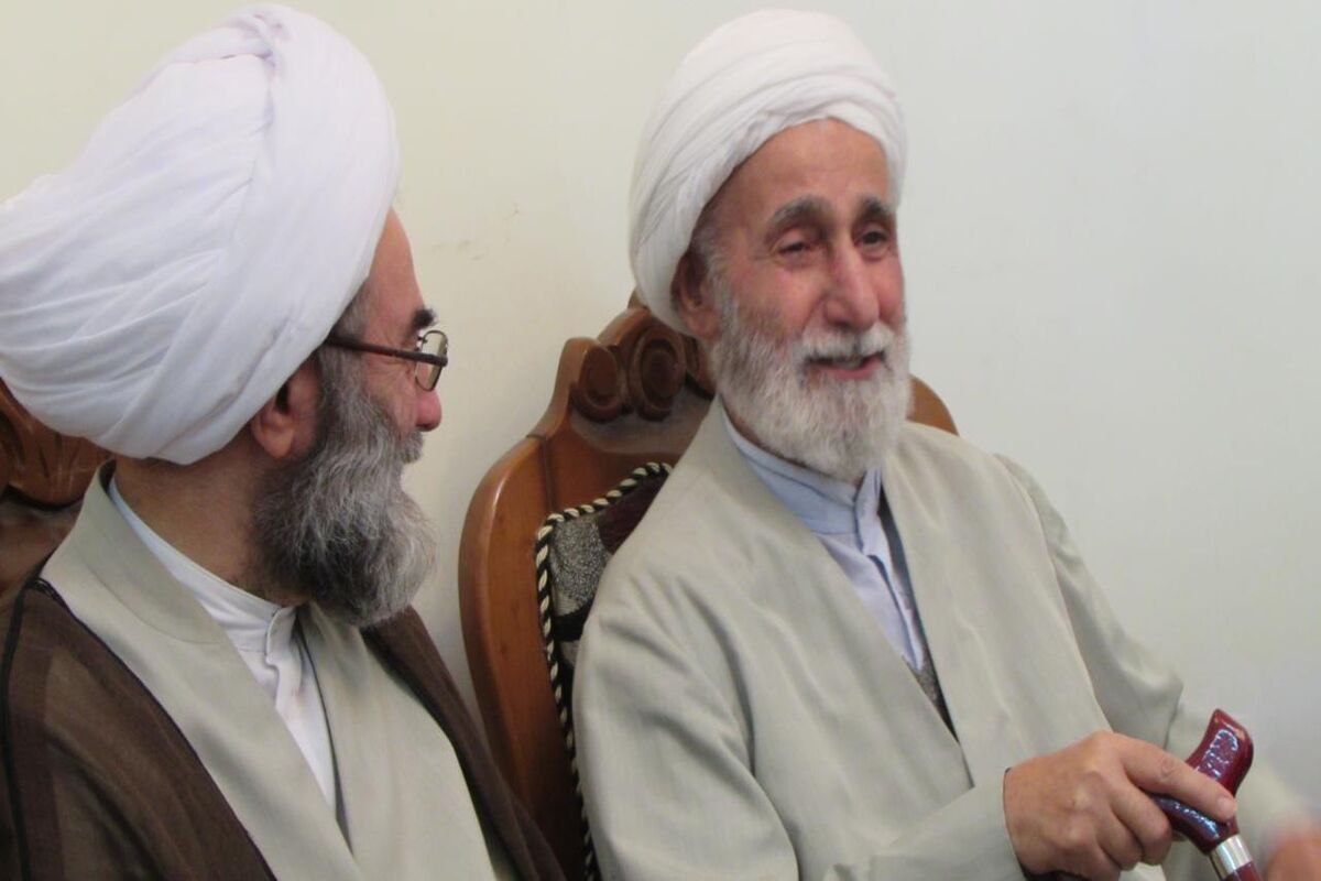 آیت الله فلاحتی در عیادت از پدر شهید بخشی نژاد