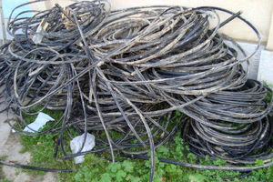 دستگیری سارقان سیم و کابل چاه های آب در نهاوند