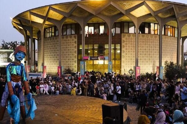  رونق دوباره تئاتر شهر با فروش میلیونی پنج نمایش روی صحنه