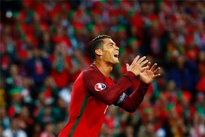 تهدیدی که رونالدو را فلج کرد / کاریکاتور