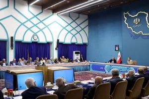  از ابتدای دولت چهاردهم با تراکم بحران مواجه بوده‌ایم