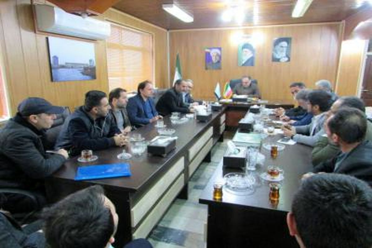 نشست فرماندار استارا با تولید کنندگاه پوشاک