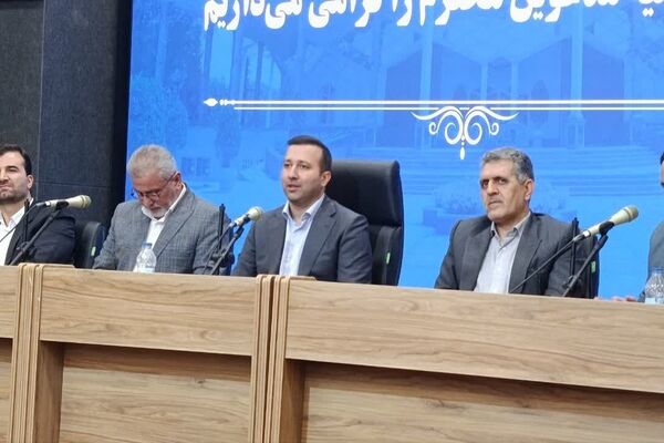 رییس مرکز اطلاع رسانی وزارت کشور بر حضور پررنگ رسانه‌ها در تصمیمات دولت تاکید کرد