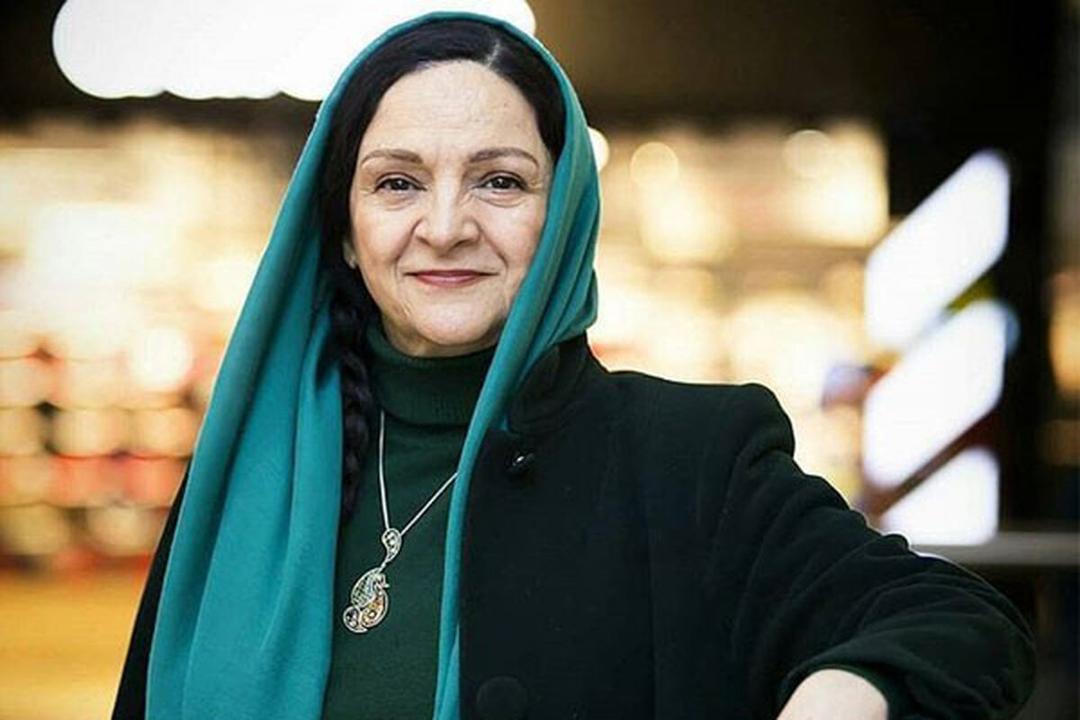 گلاب آدینه