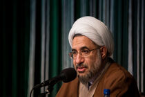 آمریکا! می گویم که ما را آزموده ای؛ آزموده را آزمودن خطاست/ آمریکا! دیدی که ملت چگونه به تو مشت محکم زد