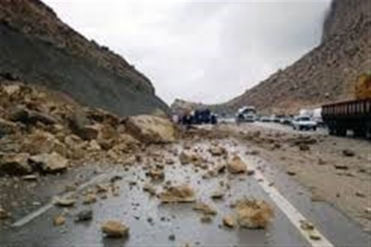 ریزش سنک در جاده چالوس