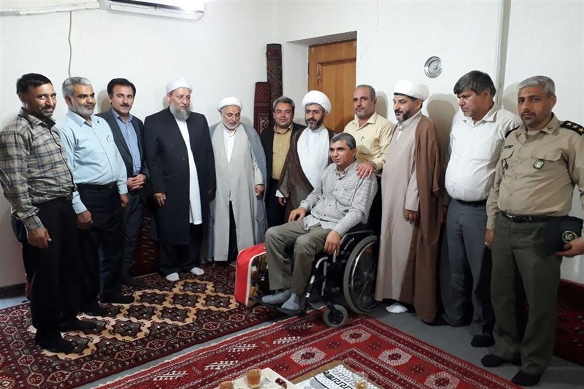 دیدار مسئولان گنبدکاووس با خانواده شهدا و جانبازان