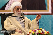 رهبر معظم انقلاب تمام قدرتشان را برای ارشاد و هدایت مسئولان و برخورد با فساد داخلی بکار گرفته اند