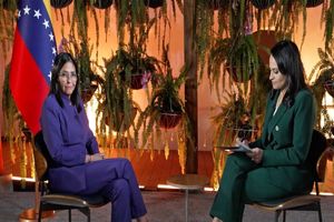 مادورو رئیس‌جمهور قانونی و بی‌گناه است