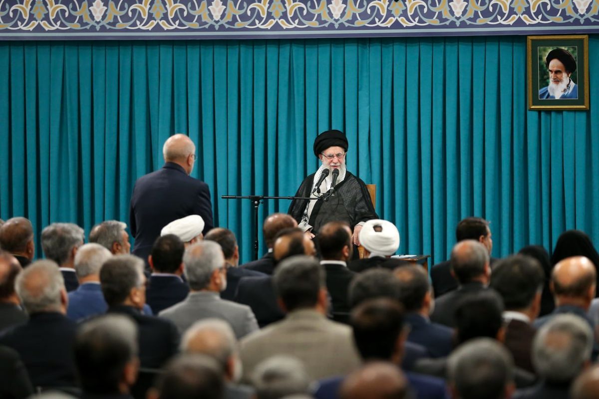 دیدار نمایندگان مجلس با رهبر انقلاب