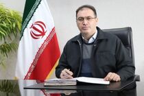 دانش آموزان روی کاغذ ایرانی مشق می‌نویسند