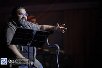 رضا صادقی آلبوم جدیدش را به مردم بندرعباس تقدیم کرد