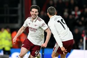 آرسنال و استون ویلا پیروز لیگ انگلیس شدند