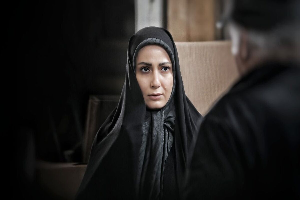 سریال بی همگان