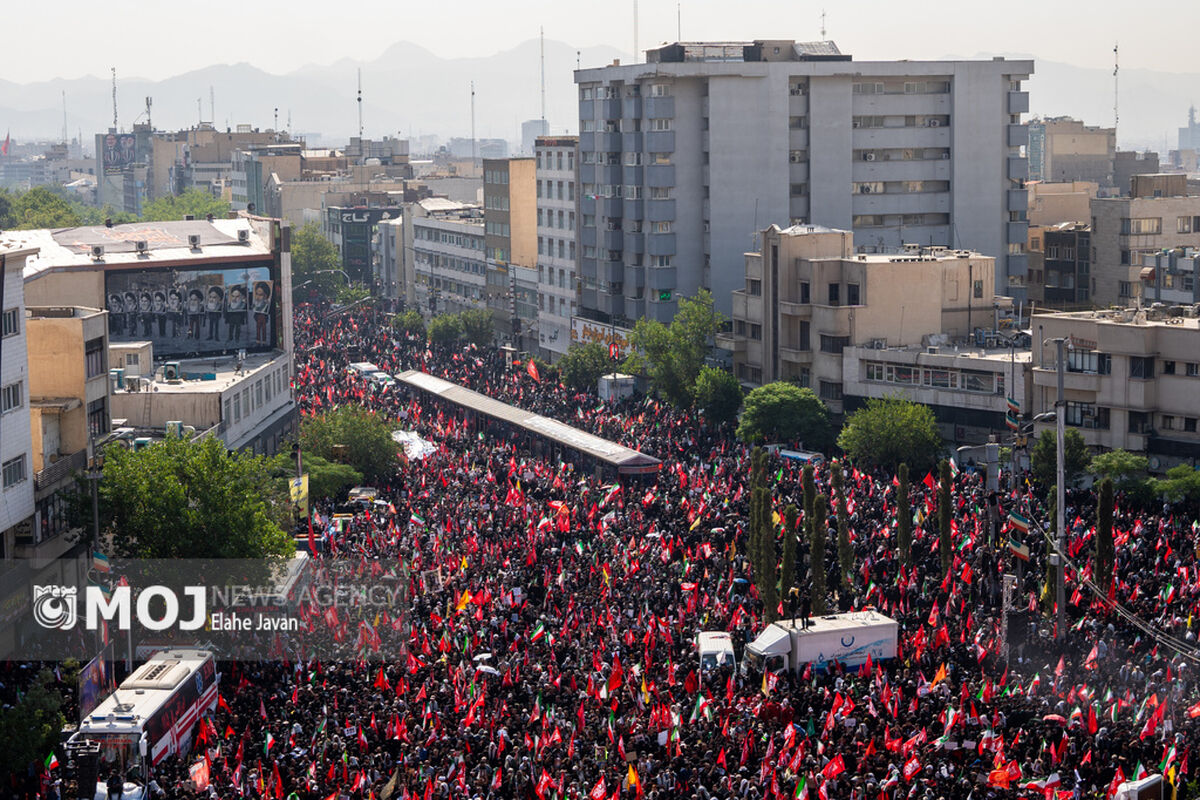 مراسم تشییع پیکر مطهر رهبر شهید انقلاب در تهران