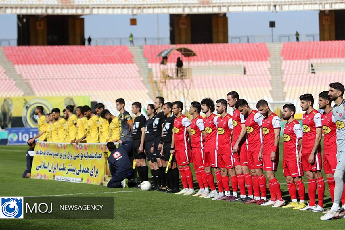 دیدار تیم های فوتبال سپاهان و پرسپولیس