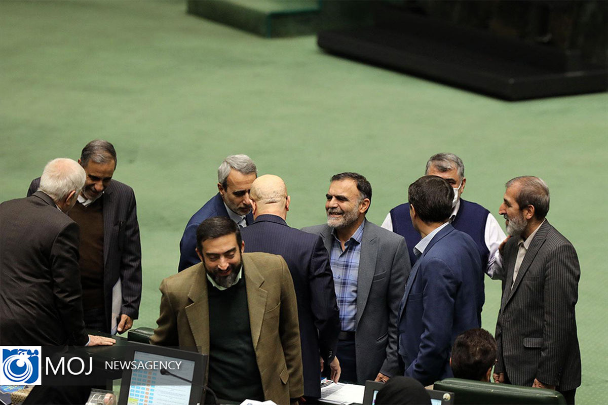 صحن علنی مجلس با حضور وزرای علوم و کار