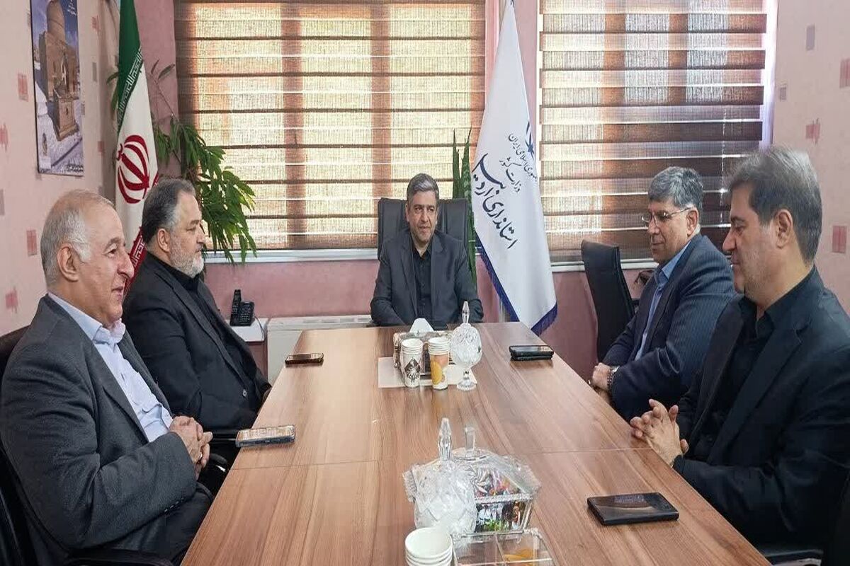 استاندار اردبیل.     