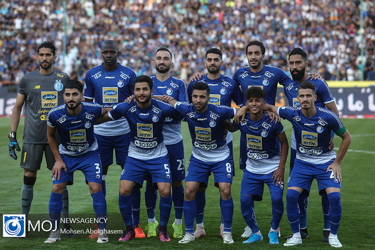 دیدار تیم های فوتبال استقلال تهران و فولاد خوزستان