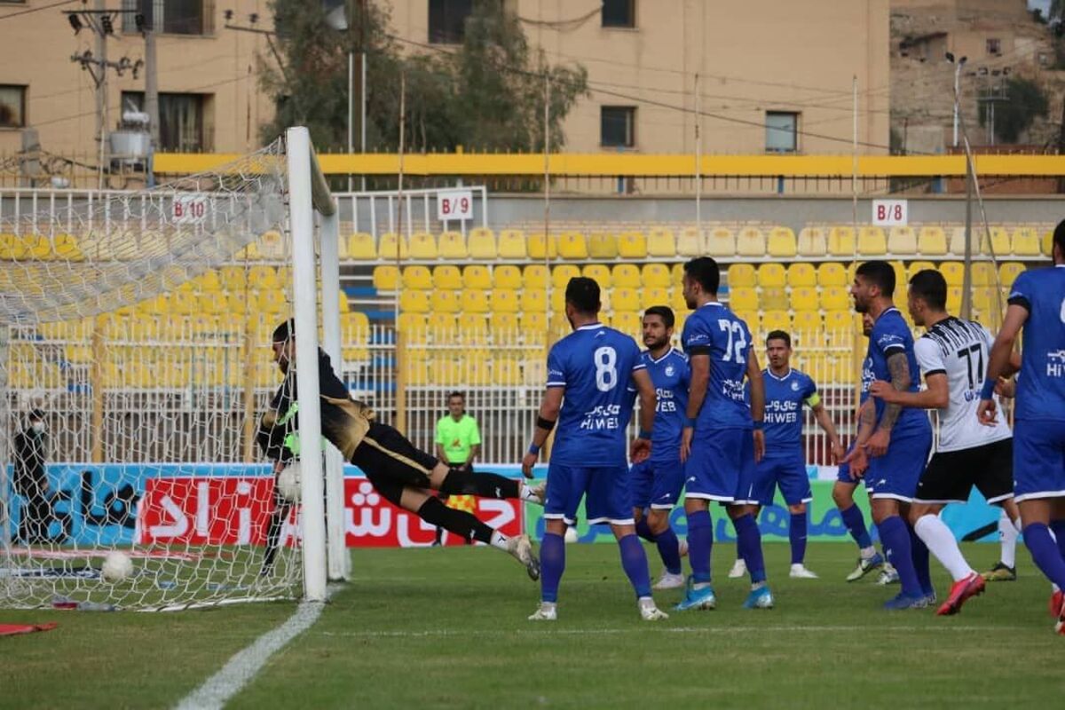 نفت و استقلال